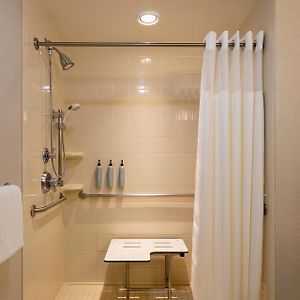 One-Bedroom King Suite